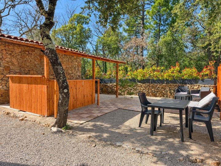 La terrasse et le coin repas